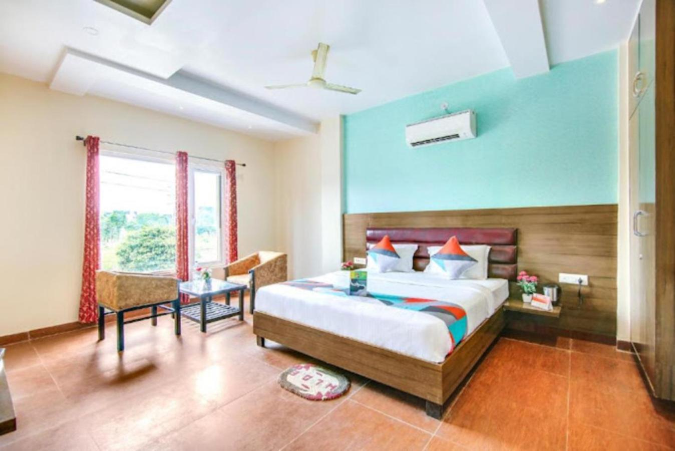 Hotel Gayatri Palace Lucknow Bagian luar foto