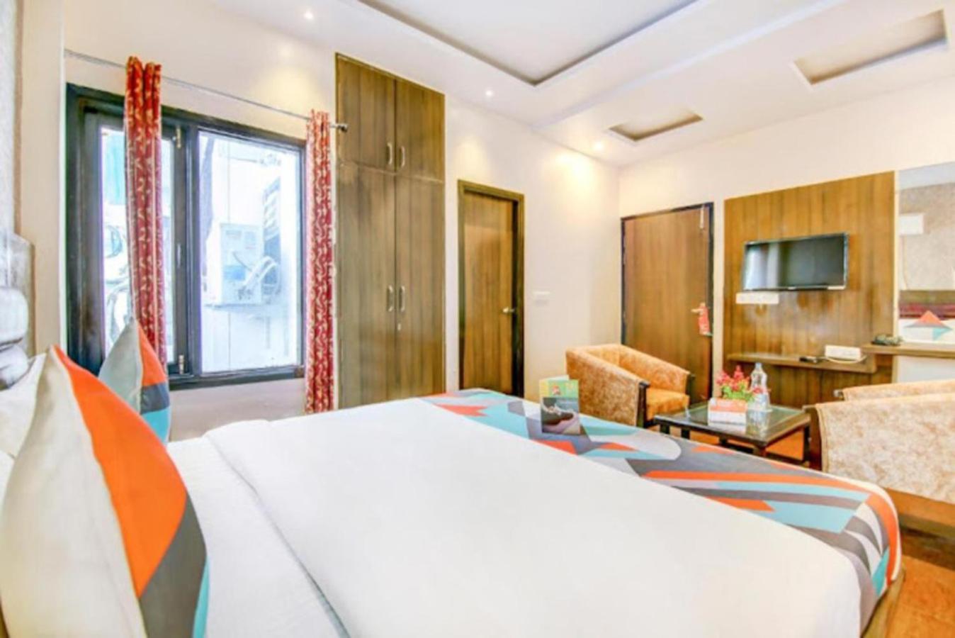 Hotel Gayatri Palace Lucknow Bagian luar foto