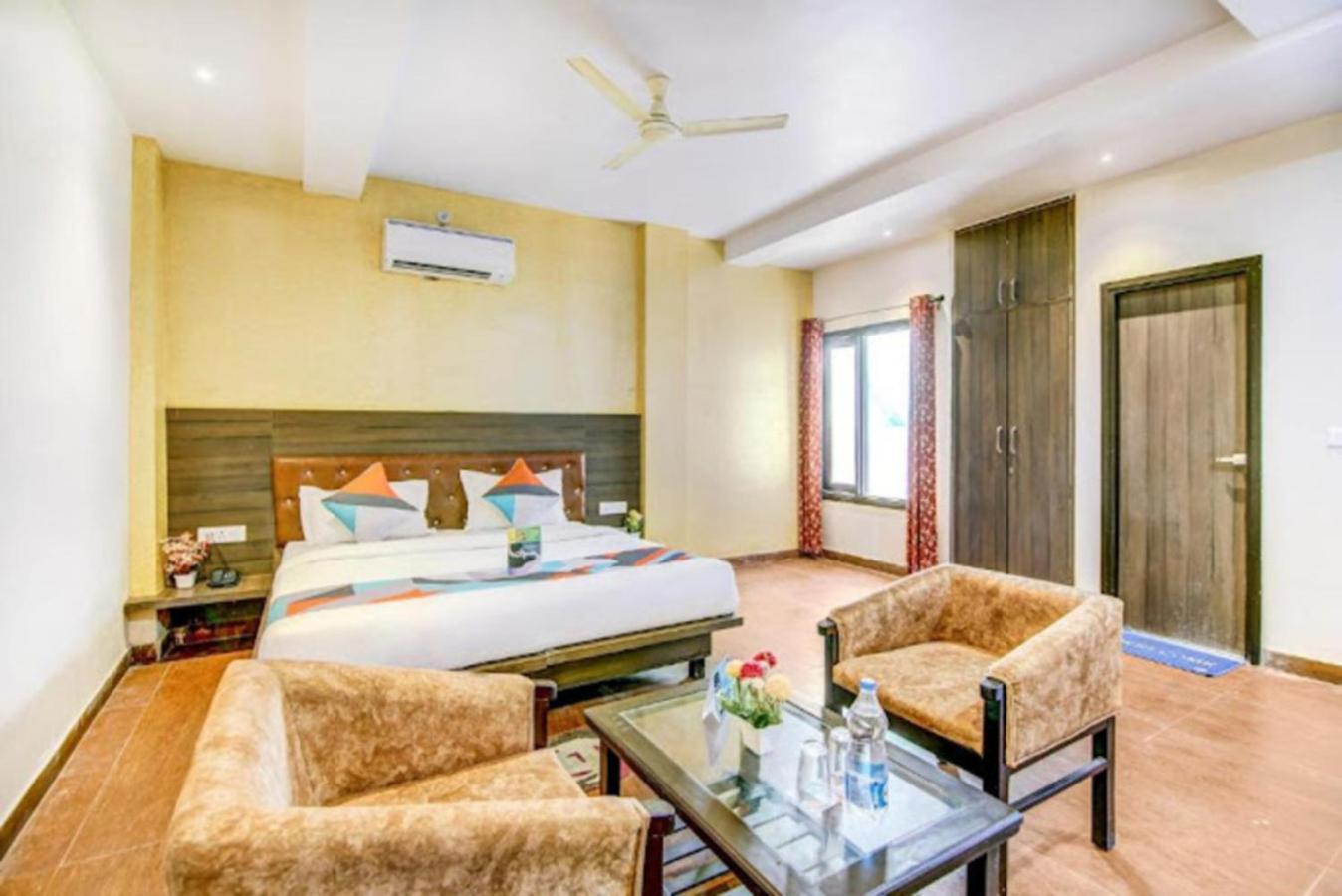 Hotel Gayatri Palace Lucknow Bagian luar foto