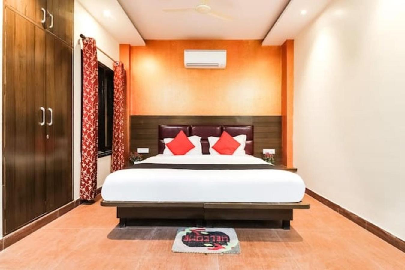 Hotel Gayatri Palace Lucknow Bagian luar foto