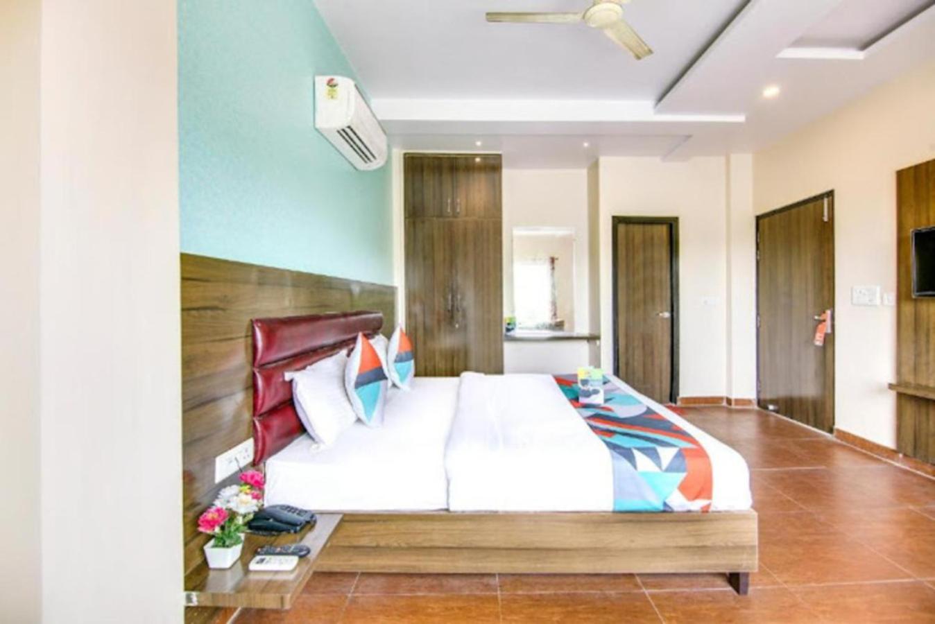 Hotel Gayatri Palace Lucknow Bagian luar foto
