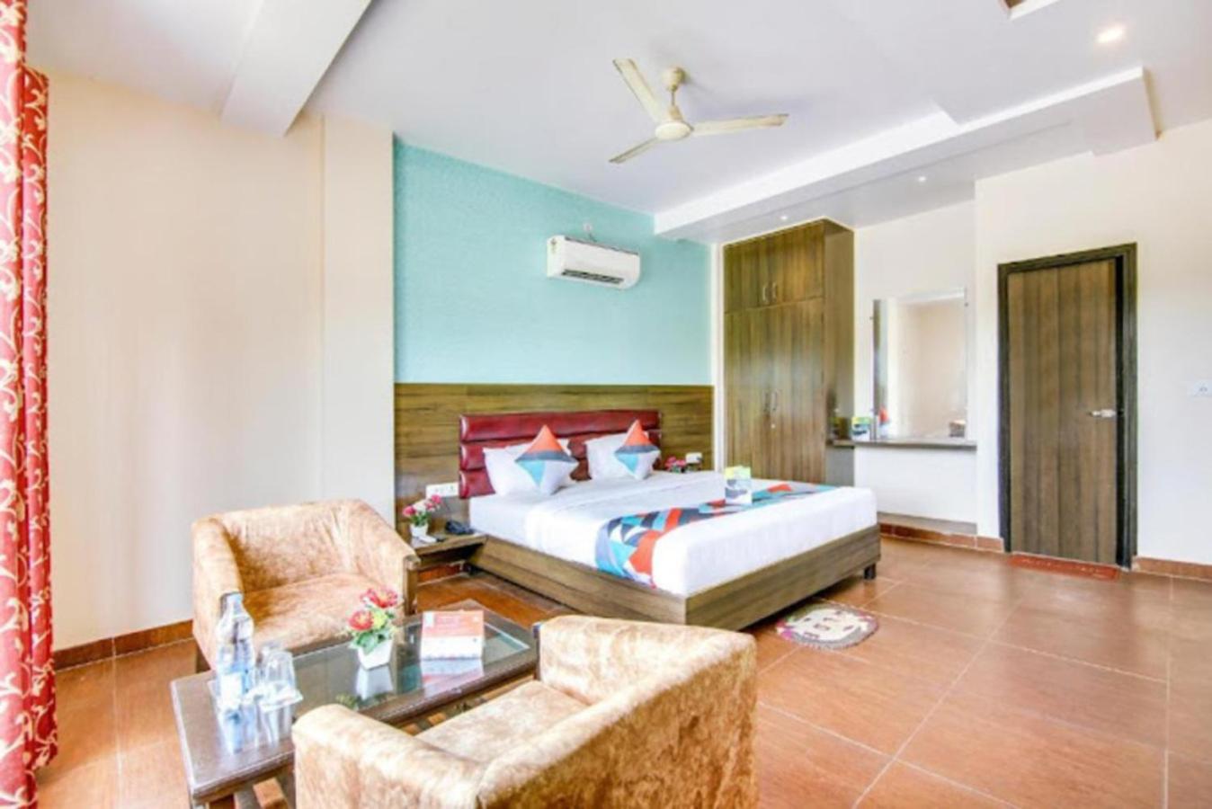 Hotel Gayatri Palace Lucknow Bagian luar foto