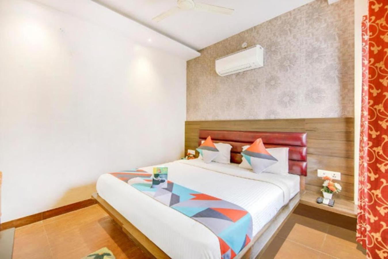 Hotel Gayatri Palace Lucknow Bagian luar foto